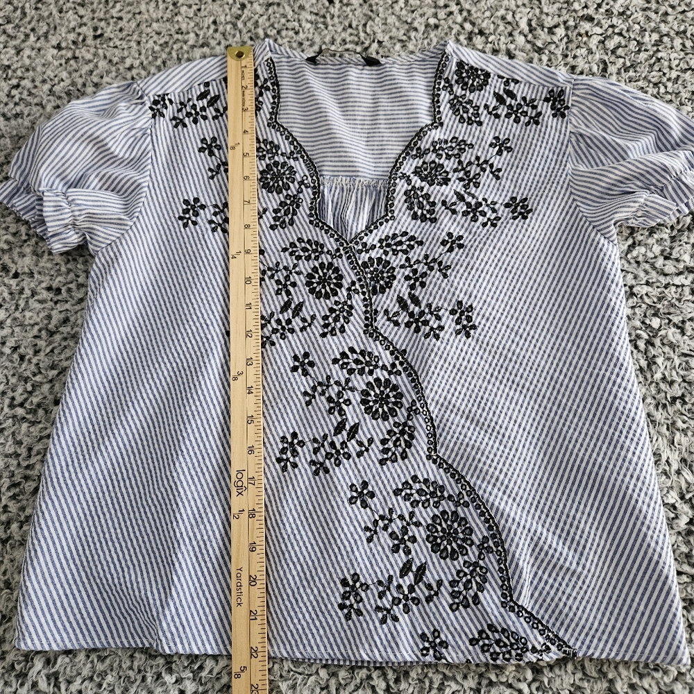 Zara Boho Blue Blouse Small Embroidered Short Puff Sleeves Scalloped Seersuc Top - Picture 9 of 9